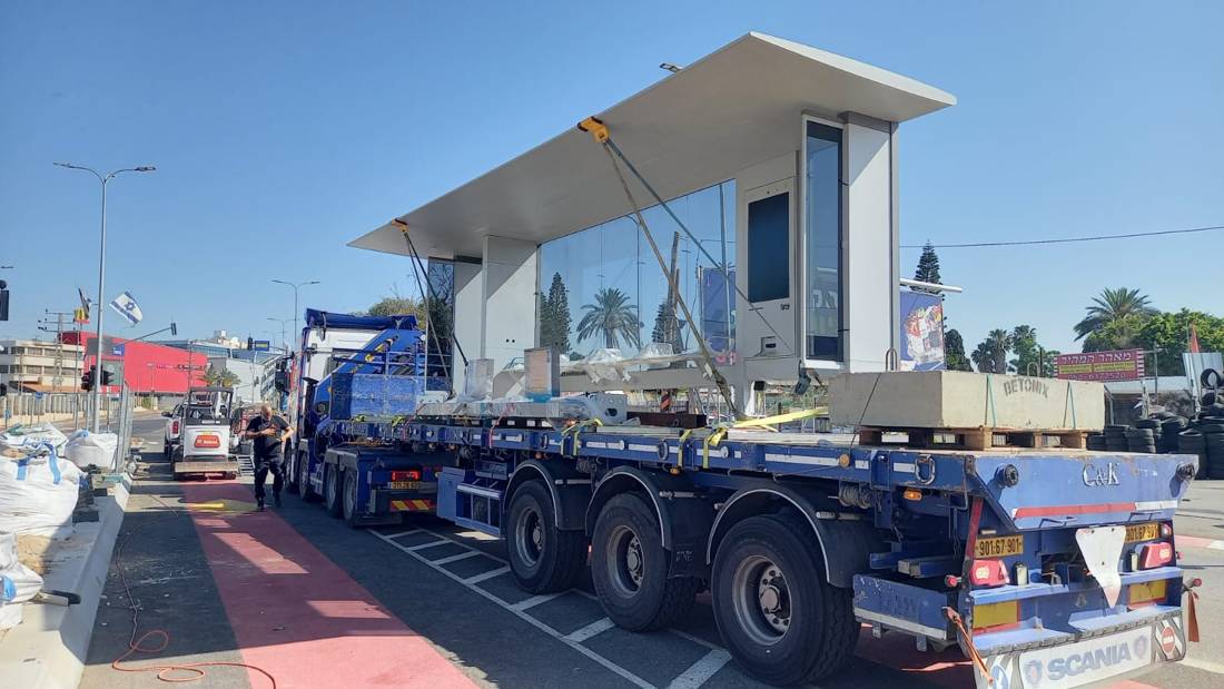 התקנת תחנת אוטובוס — הנתיב המהיר