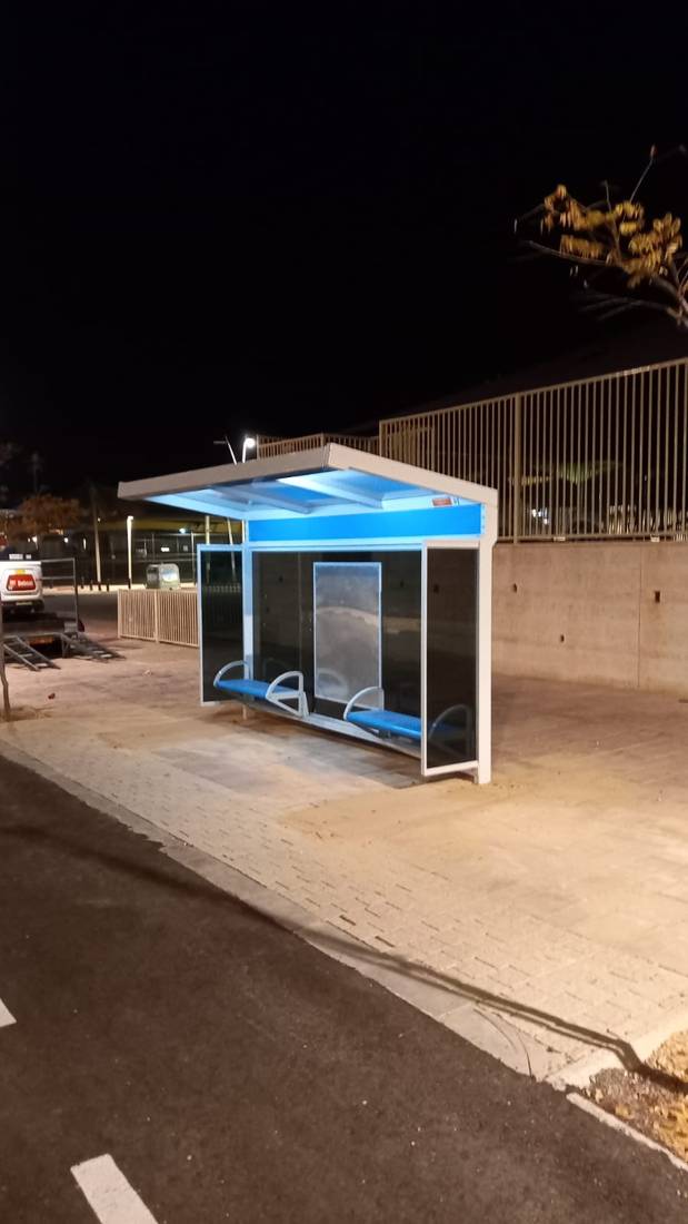 התקנת תחנת אוטובוס — הנתיב המהיר